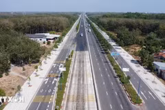 La route Phuoc-Tan Van de 62 km de long compte 10 voies reliant les parcs industriels de Binh Duong. Photo d'illustration : VNA