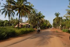 Une route rurale au Cambodge. Photo : vi.wikipedia.org