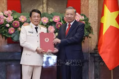Promotion d'officiers supérieurs de la sécurité publique et de l'armée
