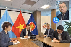 La conversation téléphonique entre l'ambassadeur Dang Hoang Giang, chef de la Mission permanente du Vietnam auprès de l’ONU et le secrétaire général de l'ONU, Antonio Guterres. Photo : VNA