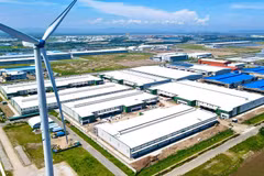Les parcs industriels DEEP C font partie des rares au Vietnam à utiliser l’énergie renouvelable issue du vent pour la production industrielle. Photo : Deep C/CVN