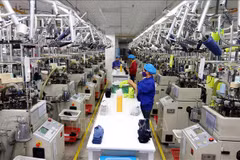 La chaîne de production de chaussettes de la sarl Jasan Vietnam, investie par la Chine, dans le Parc industriel VSIP Hai Phong. Photo d'archives : VNA