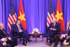 Le secrétaire général du Parti et le président To Lam (gauche) a rencontré le 25 septembre (heure locale) à New York le président américain Joe Biden. Photo : VNA