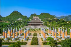 La Zone touristique de Tam Chuc - une destination spirituelle renommée à Ha Nam. Photo : VNA