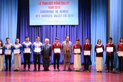 Remise de 179 bourses Vallet à des étudiants vietnamiens