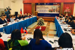 Table ronde sur la coopération en matière d'éducation entre le Vietnam et la Russie à Hanoï