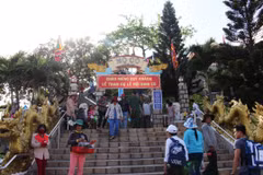 Ba Ria-Vung Tau : Le festival de Dinh Co accueille des dizaines de milliers de touristes