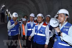 Le Premier ministre se rend sur le chantier de la ligne de métro à HCM-Ville