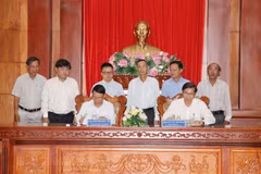 Renforcement de la coopération entre la VNA et Tien Giang