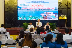 Lors de la conférence de presse. (Photo : baobinhdinh.vn)