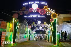 Le marché nocturne de Tua Chua, un lieu unique dans la province de Dien Bien Photo ; VNA