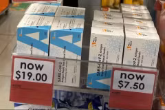 Kits de test COVID-19 ART dans un point de vente Guardian à Star Vista le 21 mai 2024. (Photo : Channelnewsasia.com)