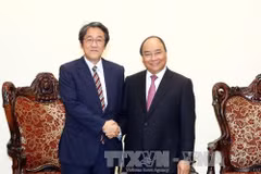 Le PM Nguyên Xuân Phuc salue les liens avec le Japon et la Hongrie
