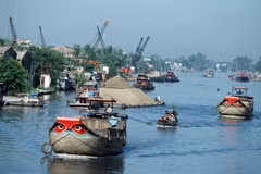 La BM approuve un crédit pour améliorer le transport fluvial au Vietnam