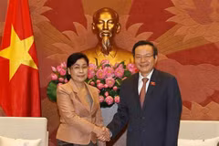 Le vice-président de l’AN Phung Quôc Hiên reçoit le chef de l'Audit de l'État du Laos