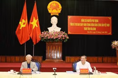 Le secrétaire général du Parti travaille avec les autorités de la province de Hoa Binh