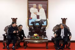 L'envoyé spécial du Vatican, l'évêque Marek Zalewski, rencontre les autorités d'An Giang