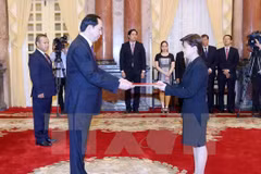 Tran Dai Quang reçoit de nouveaux ambassadeurs
