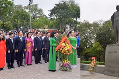 Commémorations du 146e anniversaire de la naissance de Lénine à Hanoi