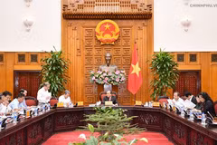 Nguyên Xuân Phuc travaille avec des responsables de Thua Thiên-Hue