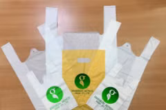Des sacs en plastique fabriqués à partir de manioc