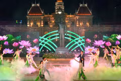 Célébration du 128e anniversaire du président Hô Chi Minh