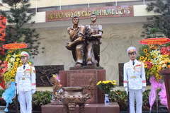 Inauguration du mémorial des commandos ayant attaqué la radio de Saïgon en 1968