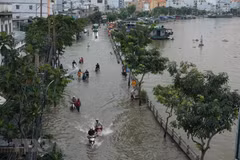 De nombreuses rues de Ho Chi Minh-Ville inondées
