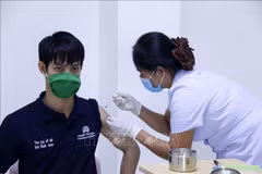 Le Laos exhorte les gens à recevoir une dose supplémentaire de vaccin anti-Covid-19