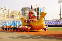 Le Cambodge célèbre le 40e anniversaire de la victoire sur le régime génocidaire 