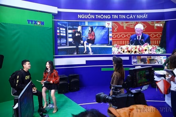 Le pavillon de l'Agence vietnamienne d'information au Salon National de la Presse 2019. Photo : VNA