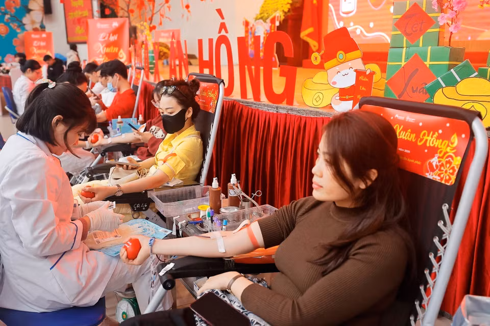Ayant pour thème « Don de sang au début du printemps – Multiplication du bonheur », la Fête du Printemps rouge 2025 vise à célébrer l'esprit d'amour et de générosité. Photo: VNA