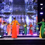 La cérémonie d’ouverture du concours Miss Monde 2026 s’est officiellement tenue le 12 août sur la place Halong Marina, dans le quartier de Bai Chay, province de Quang Ninh (Nord-Est). Photo : VNA