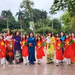 Le Festival de l'"Ao Dai dans les rues" est organisé par l’Union des femmes du district de Ba Dinh, en 2022, à Hanoï. Photo : VNA