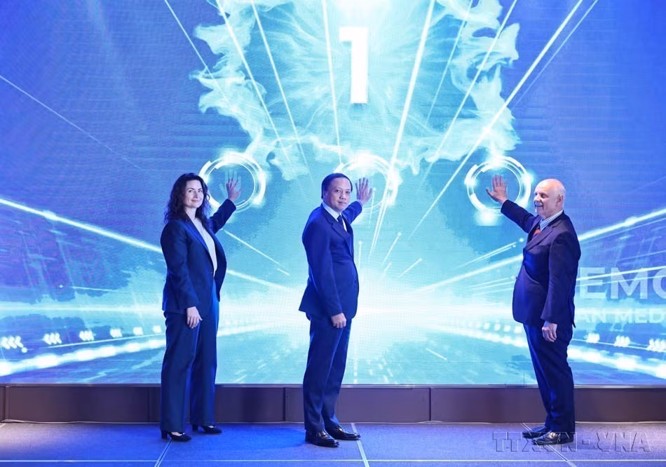 La Cour populaire suprême collabore avec des partenaires canadiens pour organiser la cérémonie de lancement du projet « Renforcement des capacités judiciaires Vietnam-Canada » à Hanoï, le 26 mai 2026. Photo : VNA