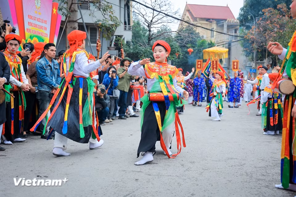 Cette tradition demeure un pilier de la préservation des valeurs culturelles régionales. Photo : Vietnam+