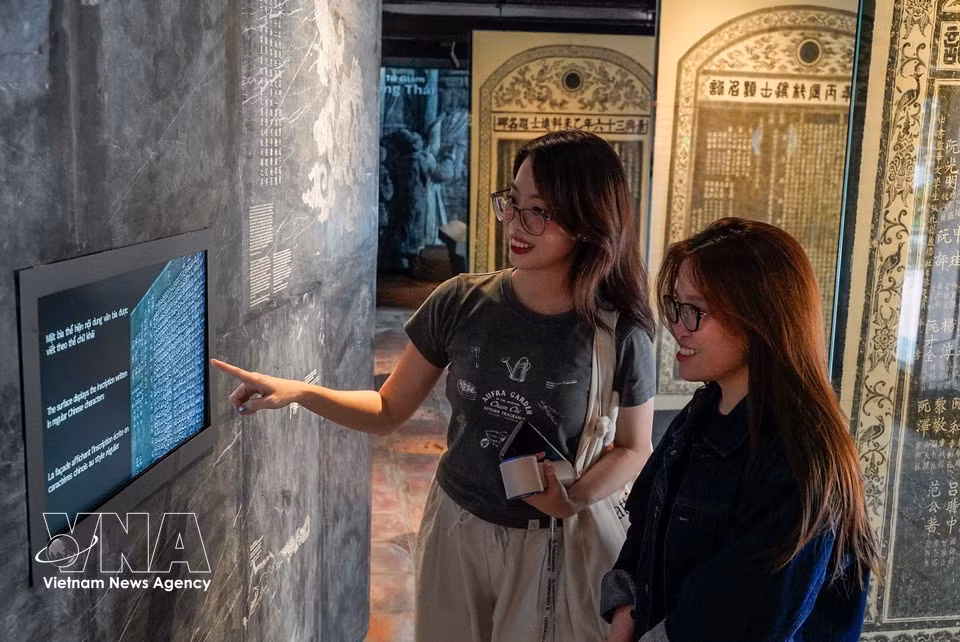 L’aménagement d'espaces interactifs dédiés aux technologies numériques, à l’éducation patrimoniale et à la lecture vise à arrimer le monument aux attentes contemporaines d'apprentissage et de découverte du public. Photo : VNA