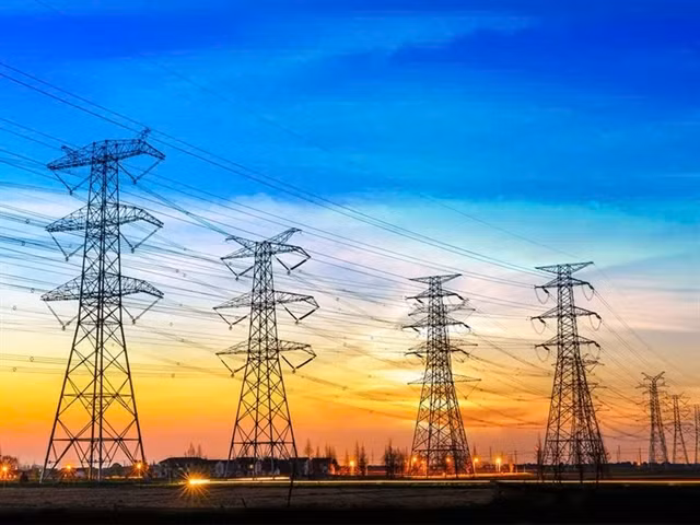 Le projet de loi révisé sur l'électricité comprendra certaines dispositions visant à accélérer les investissements dans les projets d'énergie d'urgence. Photo baochinhphu.vn