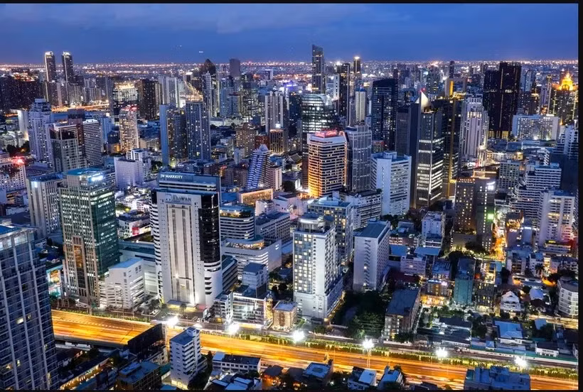 Le gouvernement thaïlandais prévoit de lancer un programme d'aide de 500 milliards de bahts au quatrième trimestre pour soutenir l'économie. (Photo : Reuters.com)