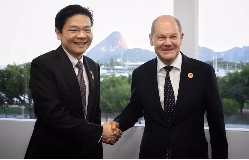 Le Premier ministre singapourien Lawrence Wong (à gauche) et le chancelier allemand Olaf Scholz se rencontrent en marge du sommet du G20 au Brésil le 18 novembre (Photo : The Straits Times)