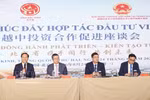 Des responsables de la province de Bac Ninh et de l'ambassade du Vietnam en Chine lors du séminaire, à Pékin, le 24 août 2026. Photo : VNA
