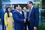 Le Premier ministre Pham Minh Chinh en visite à la Société nationale des chemins de fer français (SNCF) à Paris, le 11 juin. Photo : VNA