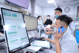 Le personnel médical de l'Hôpital Bach Mai. Photo: VNA