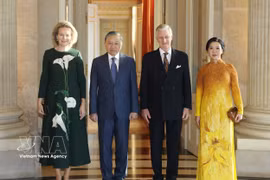 Le secrétaire général du PCV et président du Vietnam, To Lam, et son épouse rencontrent le roi des Belges Philippe et la reine Mathilde. Photo : VNA.