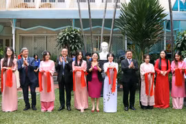 Cérémonie d'inauguration d'un buste du héros national cubain José Martí à Ho Chi Minh-Ville. Photo: VNA