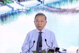 Le secrétaire général du Parti et président de la République, To Lam, a appelé à faire de Bac Hung Hai un espace vert et moderne. Photo: VNA