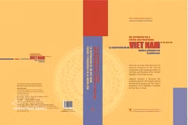 Livre « L’aspiration à un Vietnam puissant et prospère dans la nouvelle ère ». Photo: VNA