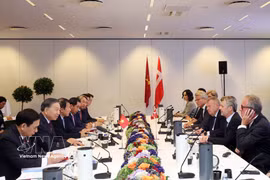 Le secrétaire général du Parti communiste du Vietnam et président de la République, Tô Lâm, appelle les entreprises danoises à renforcer leurs investissements au Vietnam. Photo: VNA