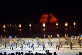 Un sepctacle lors du Carnaval d'Ha Long 2024. Photo: VNA
