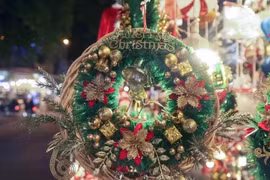Hanoï resplendissante dans les couleurs de Noël